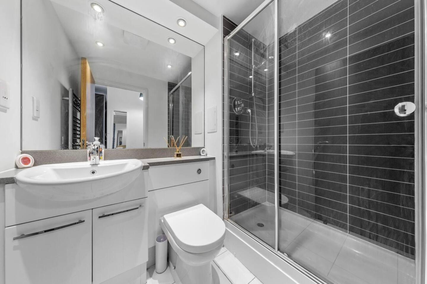 Lovely & Cosy 2 Beds London Skyline View Екстер'єр фото