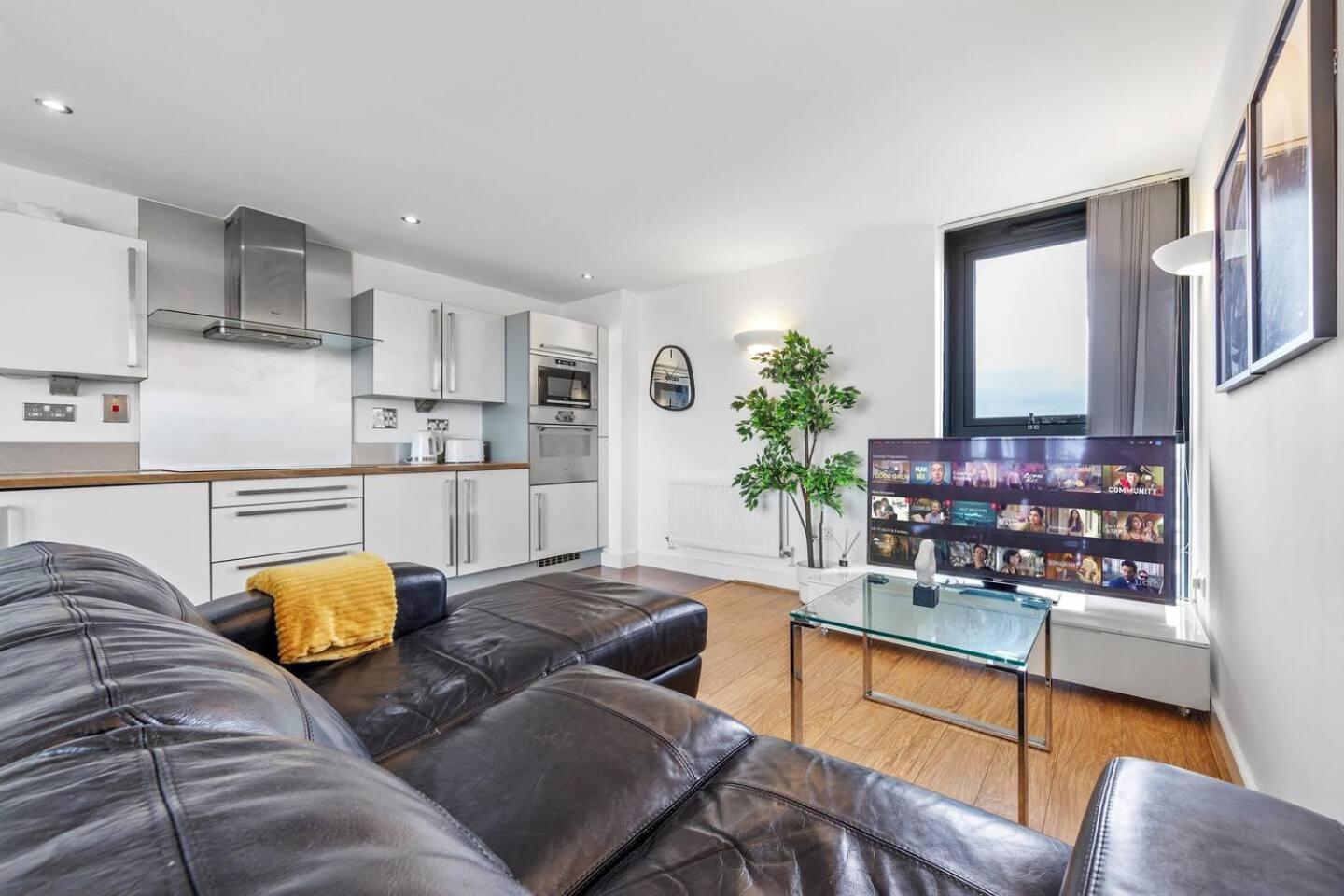 Lovely & Cosy 2 Beds London Skyline View Екстер'єр фото
